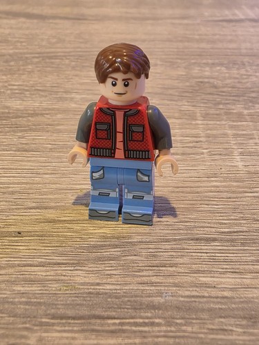 Lego back the future marty - back,