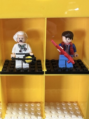 Lego back the future - back,